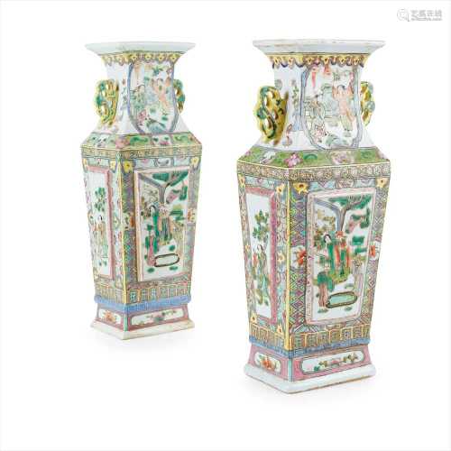 PAIR OF FAMILLE VERTE SQUARE-SECTION VASES LATE QING DYNASTY-REPUBLIC PERIOD, 19TH-20TH CENTURY