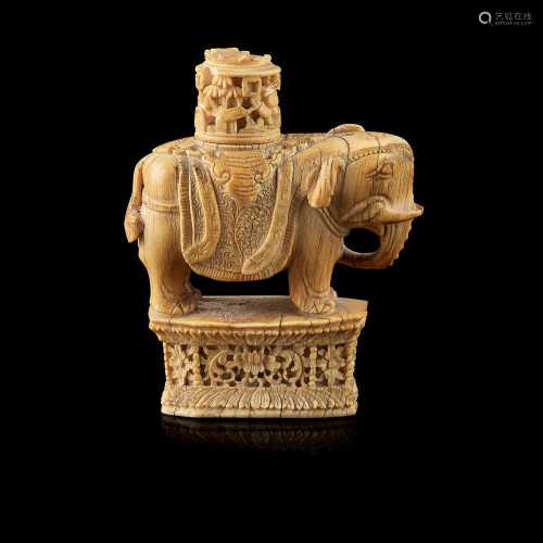 Y CARVED IVORY CHESS PIECE QING DYNASTY, 19TH CENTURY
