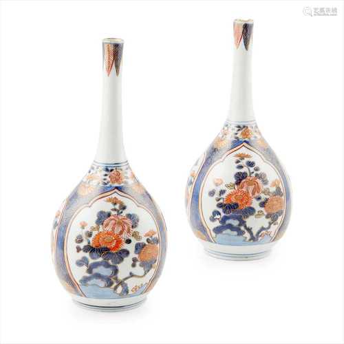 PAIR OF IMARI BOTTLE VASES MEIJI PERIOD