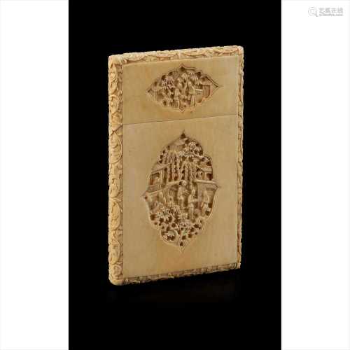 Y CANTON CARVED IVORY CARD CASE QING DYNASTY, 19TH CENTURY