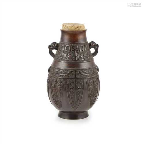 BRONZE ARCHAIC STYLE VASE QING DYNASTY, 18TH-19TH CENTURY