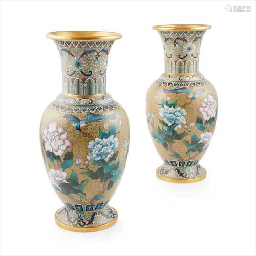 PAIR OF JAPANESE CLOISONNÉ ENAMEL VASES 20TH CENTURY