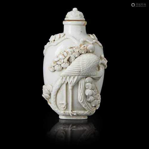 CARVED PORCELAIN SNUFF BOTTLE REPUBLIC PERIOD