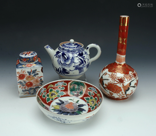 ASSEMBLED LOT JAPANESE PORCELAIN