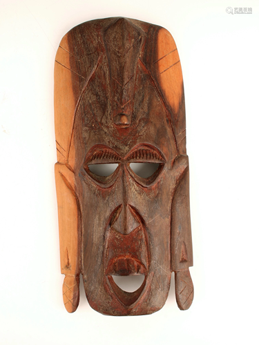 WOODEN CARVED AFRICAN KENYAN MASK