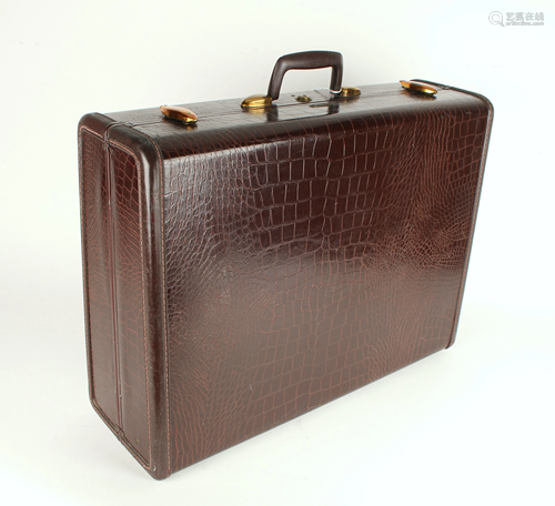 VINTAGE SAMSONITE 4135 FAUX ALLIGATOR SUITC…