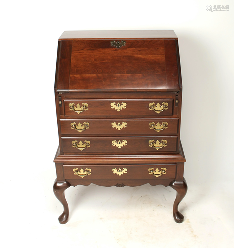 QUEEN ANNE STYLE SLANT FRONT DESK