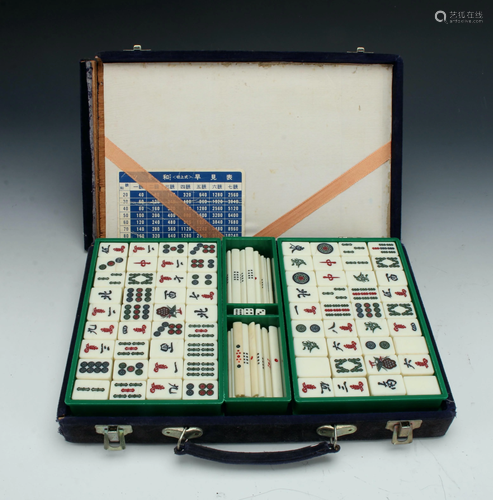 VINTAGE MAHJONG SET IN CASE