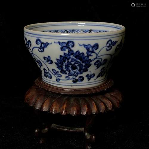 Chinese Blue and white Porcelain Cup with Mark