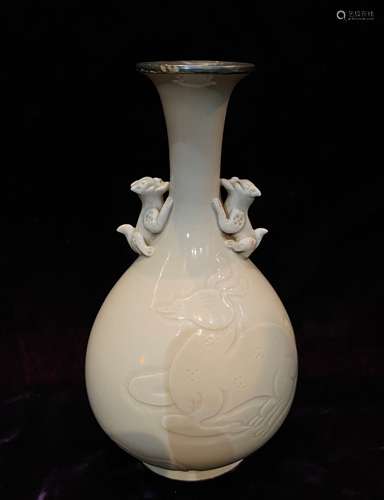 Dingyao White Glazed Porcelain Vase