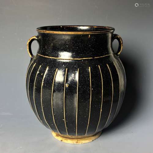 A Cizhou Black-Glaze White-Ribbed Stoneware Jar