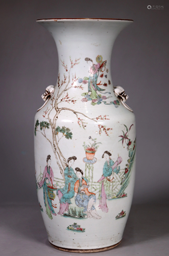 Chinese Qing Dynasty Famille Rose Porcelain Vase