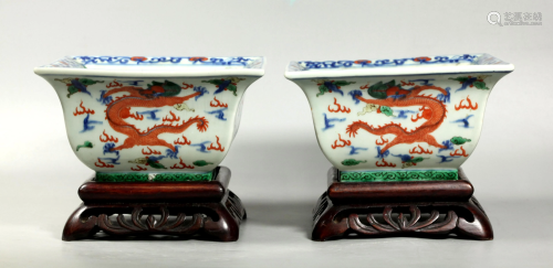 Chinese Qing Wucai Porcelain Square Dragon Bowls