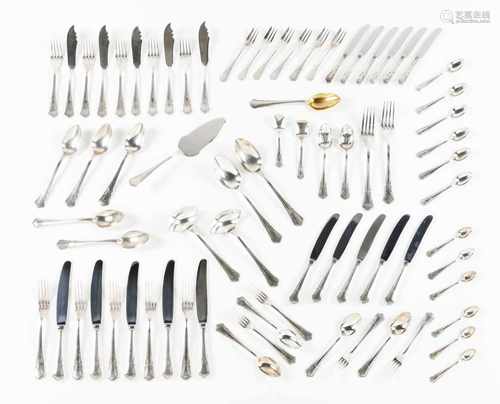 A 12 cover cutlery set