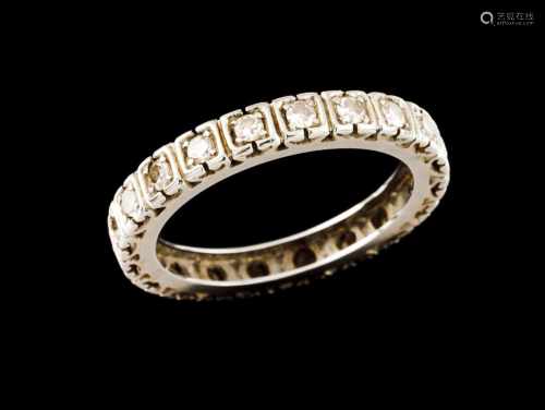 A ring band