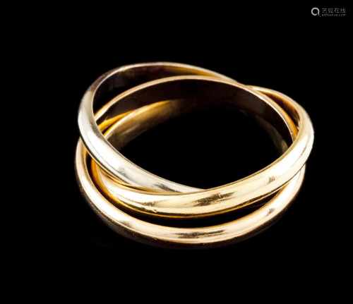 A triple ring band