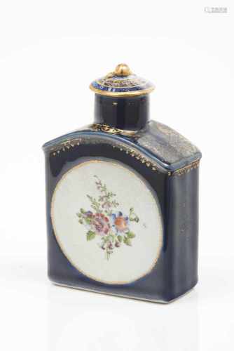 A tea caddy and cover