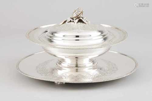A tureen with cover and plateau