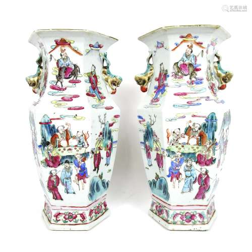 A mirrored pair of famille rose vases 19th century (2)