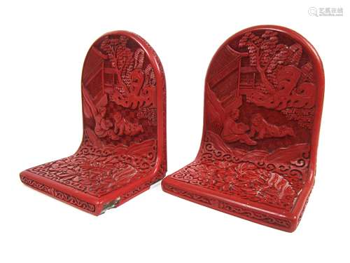 A pair of cinnabar lacquer book ends 19th/20th century (2)