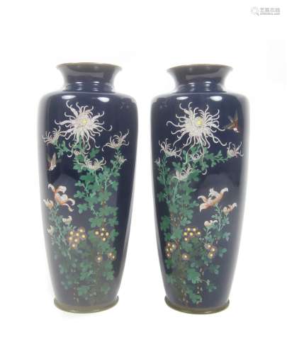 A mirrored pair of cloisonné-enamel vases Meiji era (2)