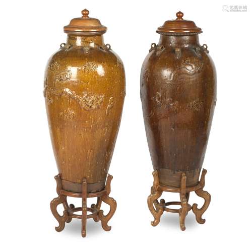 A pair of mataban-style earthenware vases with wood covers and stands 20th century/modern (6)