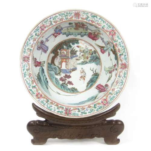 A famille rose basin 19th century (2)