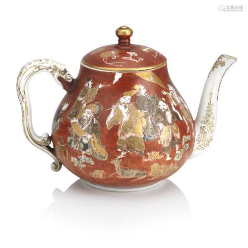 A Kutani teapot and cover Circa 1900 (2)
