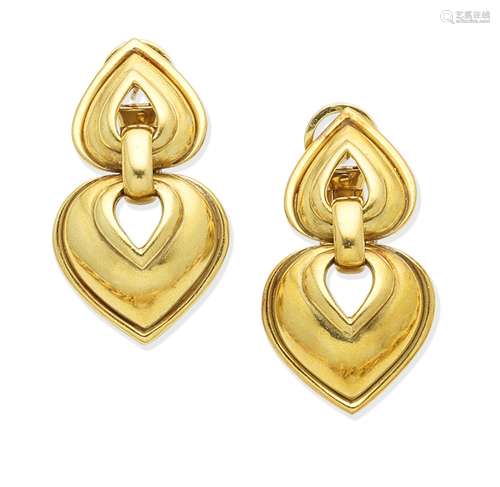 A pair of pendent earrings,