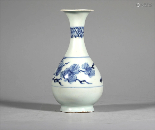 A BLUE AND WHITE PLUM VASE
