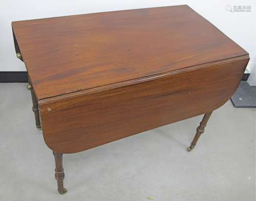 A Georgian mahogany Pembroke table, reeded top with rounded corners, single drawer to one end,