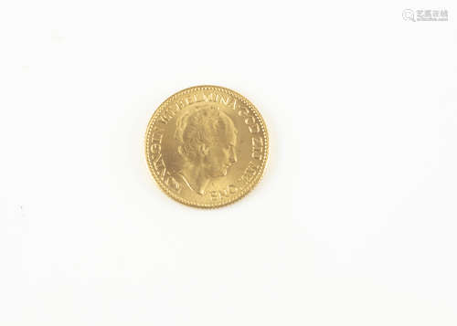 A 1920s Dutch ten guilden gold coin, dated 1925 from the reign of Queen Wilhelmina, EF, 6.7g