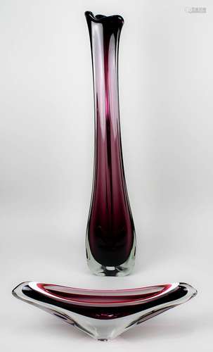 Schale und große Vase aus Kristallglas, wohl Murano um 1970: längliche Schale in Schiffchenform,