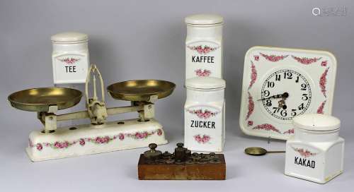 Vier Vorratsdosen, Keramik, Max Roesler Rodach/Coburg, eine Küchenwaage Krups Roberval und eine
