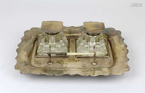Schreibgarnitur, versilbert, 2. H. 20. Jh., rechteckige Form, Tintenfässer aus geschliffenem Glas