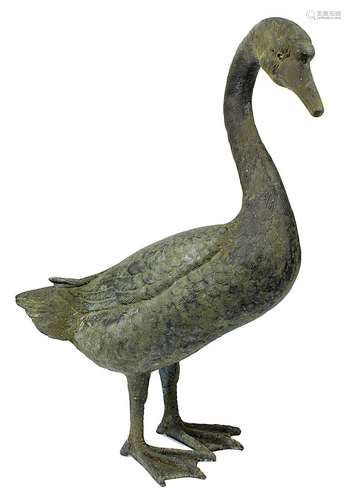 Höckergans, Gartenfigur, Metallguss 2. Hälfte 20. Jh., mit Gartenpatina, Höhe 60 cm. 1831-0006