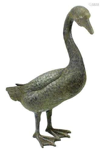 Höckergans, Gartenfigur, Metallguss 2. Hälfte 20. Jh., mit Gartenpatina, Höhe 60 cm. 1831-0007