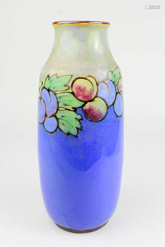 Jugendstil Vase, Royal Doulton, 1900-10, Keramik heller Scherben, Wandung mit polychromer Laufglasur