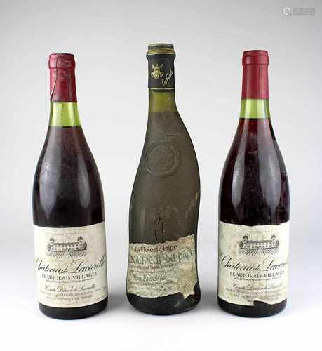 3 Flaschen Beaujolais / Côte du Rhône o.J., 2 x Château de Lacarelle, Beaujolais - Villages, Comte