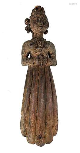 Geschmückte Frau als Karyatidenfigur, Südindien, 19. Jh., Holz geschnitzt, mit Farbresten und teils