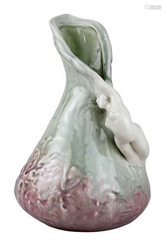 Mougin, Joseph und Pierre, Jugendstil-Henkelvase, Nancy um 1905, Porzellan heller Scherben, floral