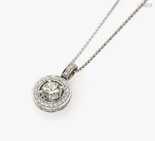 A Diamond Pendant Necklace