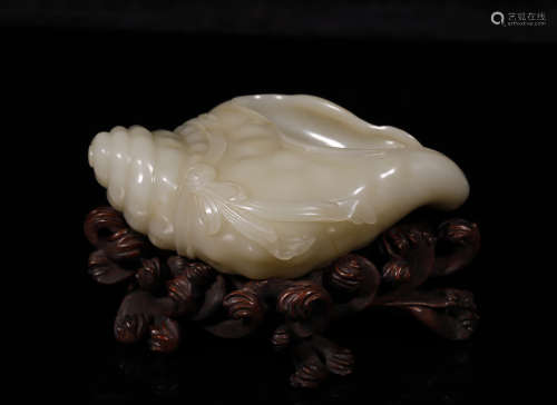 Qing Dynastyy - A Seashell Shape Hetian Jade Ornament
