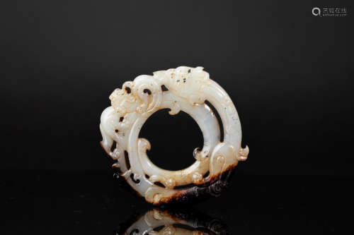 Han Dynastyy - Dragon Shape Hetian Jade Pendant