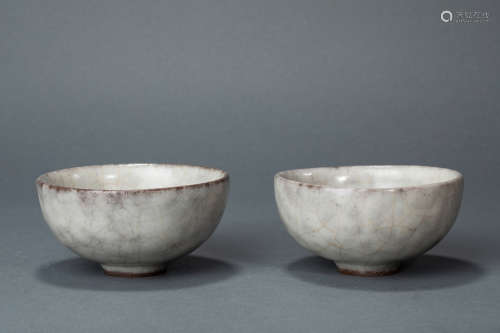 Yuan Dynastyy - Pair of Ge Ware Tea Bowl