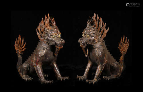 Qing Dynastyy - Pair of Gilt Beast Decoration