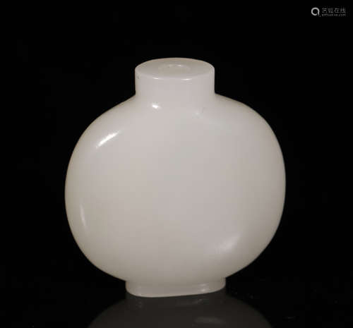 Qing Dynastyy - Hetian Jade Snuff Bottle