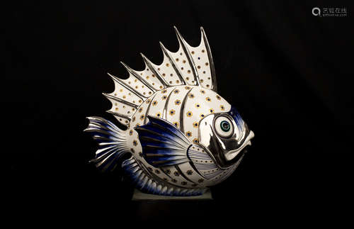 AN ITALIAN PORCELAIN FISH ORNAMENT意大利瓷魚擺件