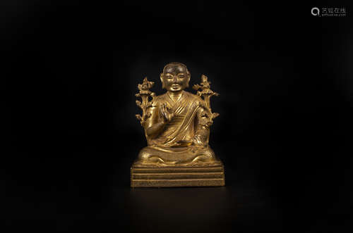 A GILT-GOLD FIGURE OF JE TSONKHAPA鎏金身帶經文宗客巴佛像