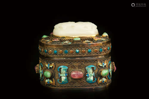 SILVER LAYERED CLOISNNE BOX TOURMALINE AND JADE INLAID銀色分層彩盒碧璽翡翠鑲嵌盒